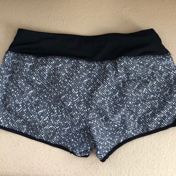 Nike running shorts - Picture 2 of 4